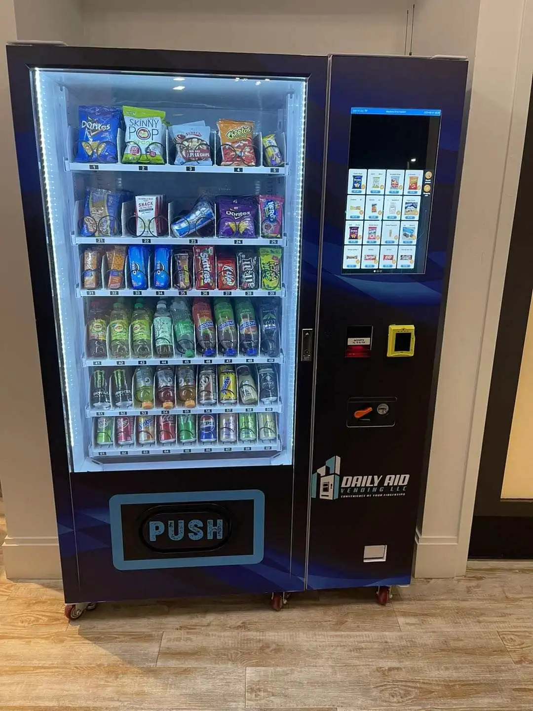 USA: Smart Snacks and Drinks Vending Machine